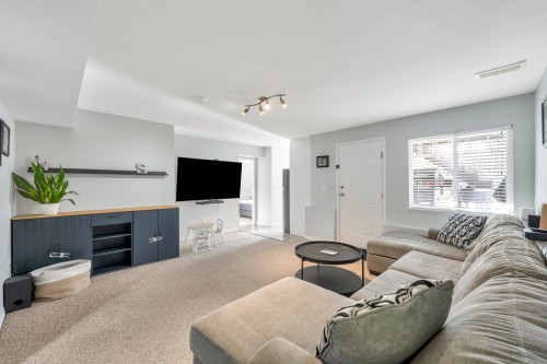 3149 Goldfinch Street, Abbotsford, BC 