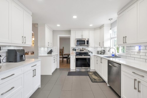 3149 Goldfinch Street, Abbotsford, BC 