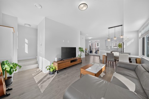 13-2070 Oak Meadows Drive, Surrey, BC 
