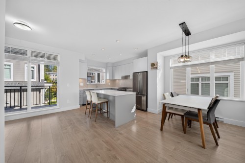 13-2070 Oak Meadows Drive, Surrey, BC 