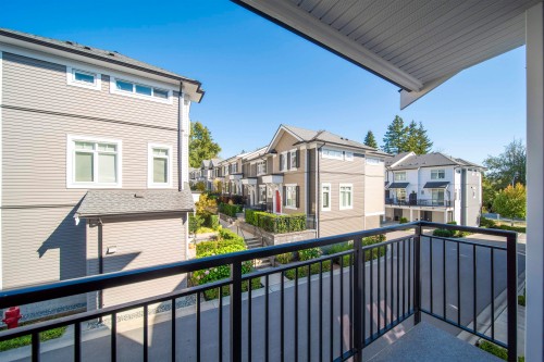 13-2070 Oak Meadows Drive, Surrey, BC 