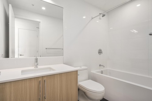2801-9675 King George Boulevard, Surrey, BC 