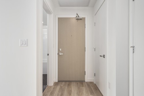 2801-9675 King George Boulevard, Surrey, BC 
