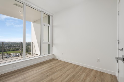 2801-9675 King George Boulevard, Surrey, BC 