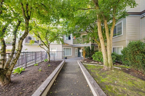 302-5759 Glover Road, Langley, BC 