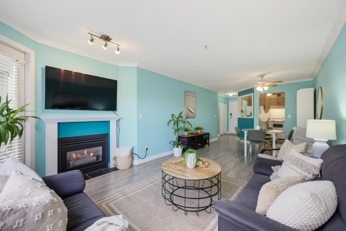 302-5759 Glover Road, Langley, BC 