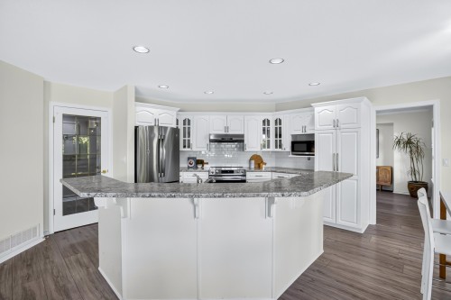 18737 65 Avenue, Surrey, BC 