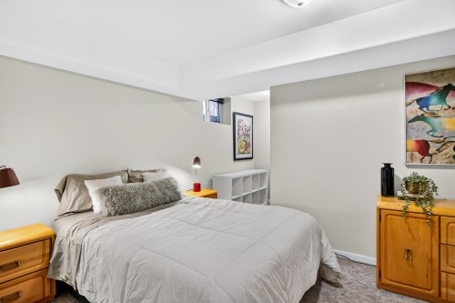 18737 65 Avenue, Surrey, BC 