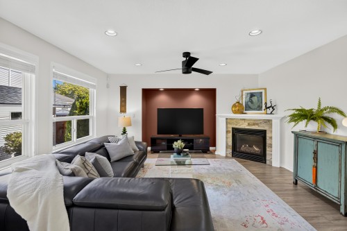 18737 65 Avenue, Surrey, BC 