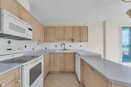 801-33065 Mill Lake Road, Abbotsford, BC 