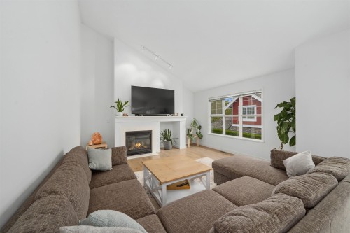 56-16995 64 Avenue, Surrey, BC 