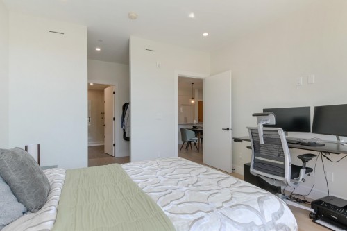 207-20416 Park Avenue, Langley, BC 