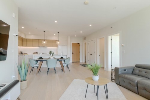 207-20416 Park Avenue, Langley, BC 