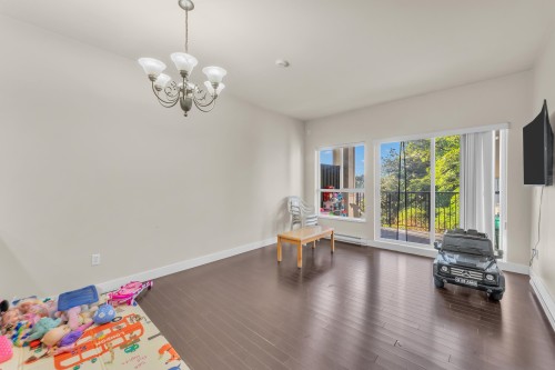 409-9655 King George Boulevard, Surrey, BC 
