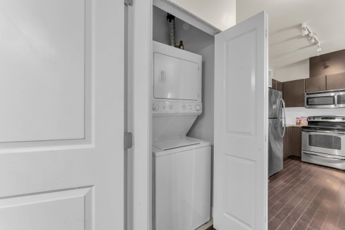 409-9655 King George Boulevard, Surrey, BC 