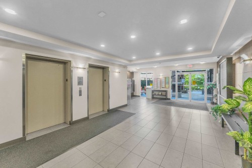 409-9655 King George Boulevard, Surrey, BC 