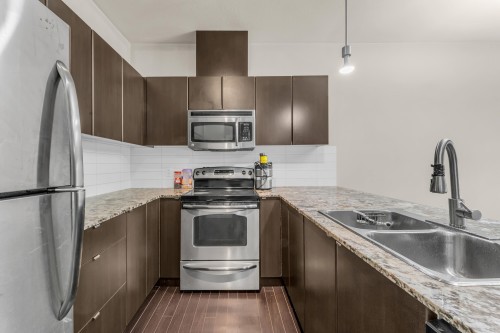 409-9655 King George Boulevard, Surrey, BC 
