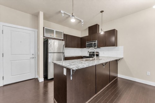 409-9655 King George Boulevard, Surrey, BC 