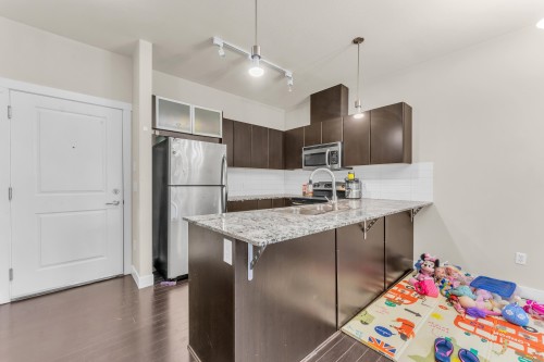 409-9655 King George Boulevard, Surrey, BC 