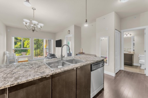 409-9655 King George Boulevard, Surrey, BC 