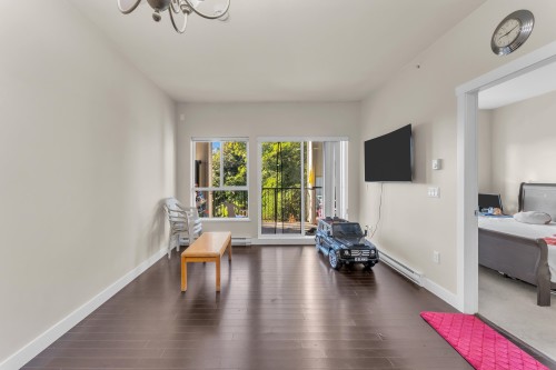 409-9655 King George Boulevard, Surrey, BC 