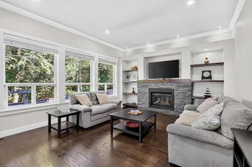 8266 211 Street, Langley, BC 