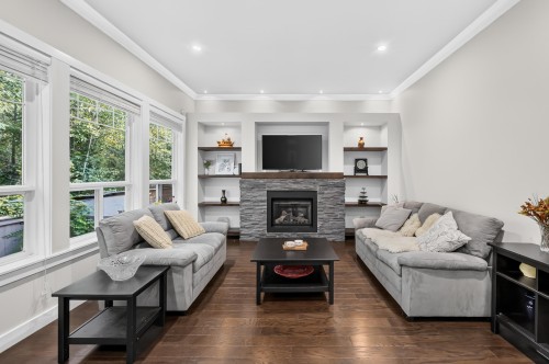 8266 211 Street, Langley, BC 