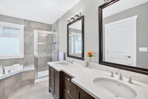 8266 211 Street, Langley, BC 