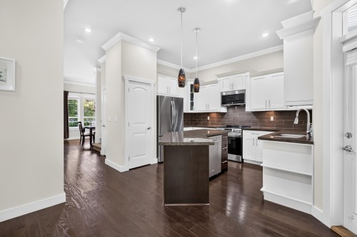 8266 211 Street, Langley, BC 
