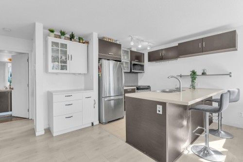 807-9981 Whalley Boulevard, Surrey, BC 