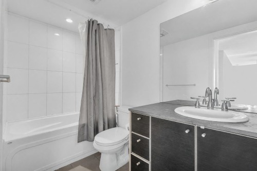 807-9981 Whalley Boulevard, Surrey, BC 