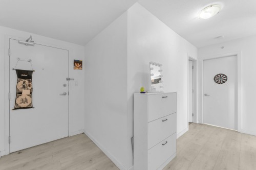 807-9981 Whalley Boulevard, Surrey, BC 