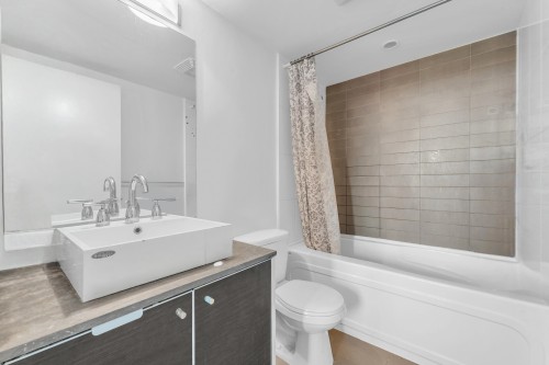 807-9981 Whalley Boulevard, Surrey, BC 