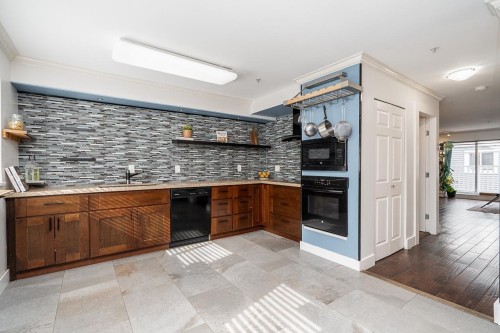 15-8968 208 Street, Langley, BC 