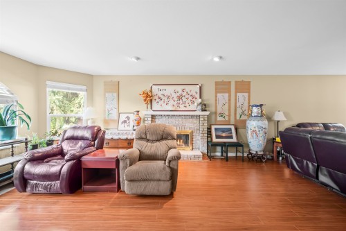 6012 124 Street, Surrey, BC 