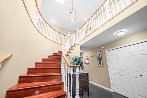 6012 124 Street, Surrey, BC 