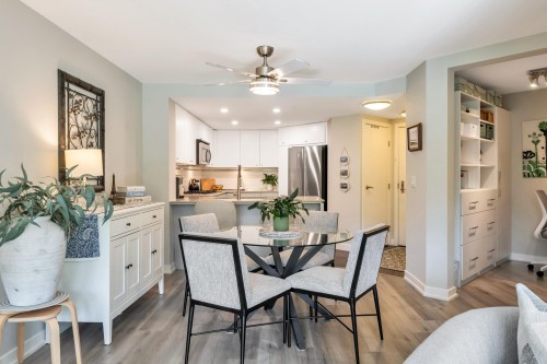207-2950 King George Boulevard, Surrey, BC 