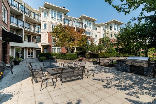 207-2950 King George Boulevard, Surrey, BC 