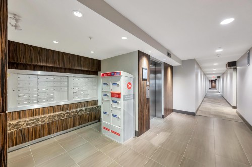 207-2950 King George Boulevard, Surrey, BC 