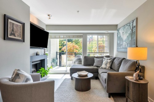 207-2950 King George Boulevard, Surrey, BC 