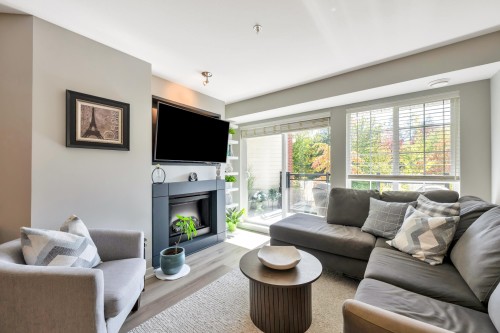 207-2950 King George Boulevard, Surrey, BC 