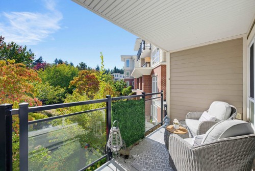 207-2950 King George Boulevard, Surrey, BC 