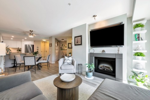 207-2950 King George Boulevard, Surrey, BC 