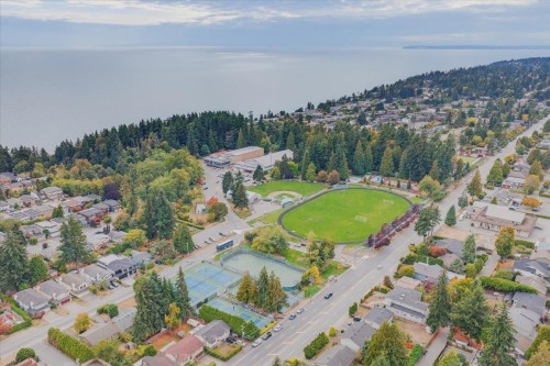 107-15020 North Bluff Road, White Rock, BC 
