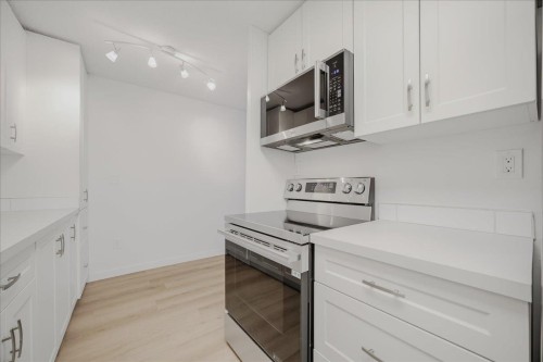 107-15020 North Bluff Road, White Rock, BC 