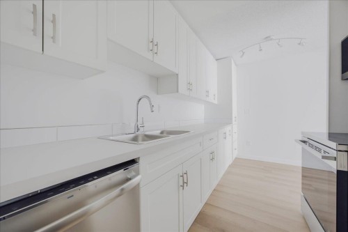 107-15020 North Bluff Road, White Rock, BC 