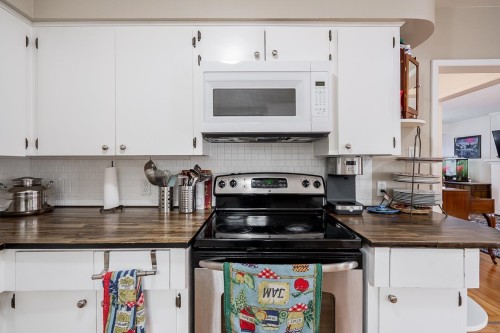 15084 Raven Place, Surrey, BC 