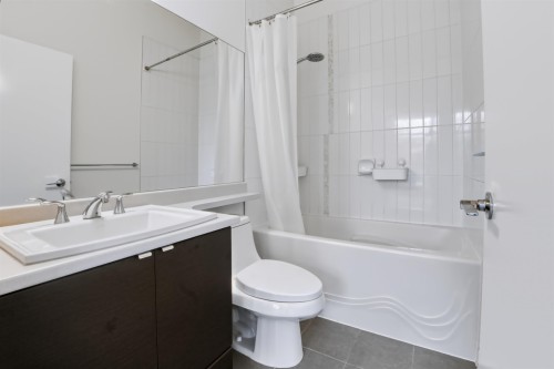 523-13733 107A Avenue, Surrey, BC 