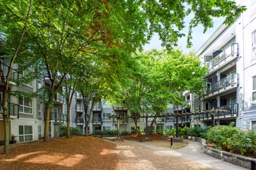523-13733 107A Avenue, Surrey, BC 