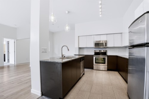 523-13733 107A Avenue, Surrey, BC 